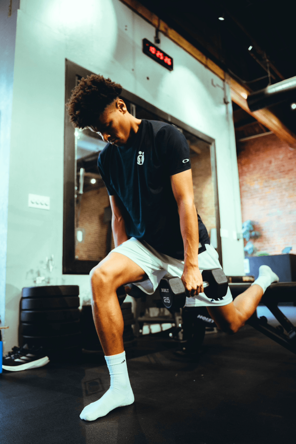 Soccer athlete doing single-leg strength work at G6 Performance Sacramento